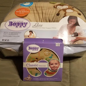 New Boppy Luxe Nursing Pillow Monkey w/extra cover